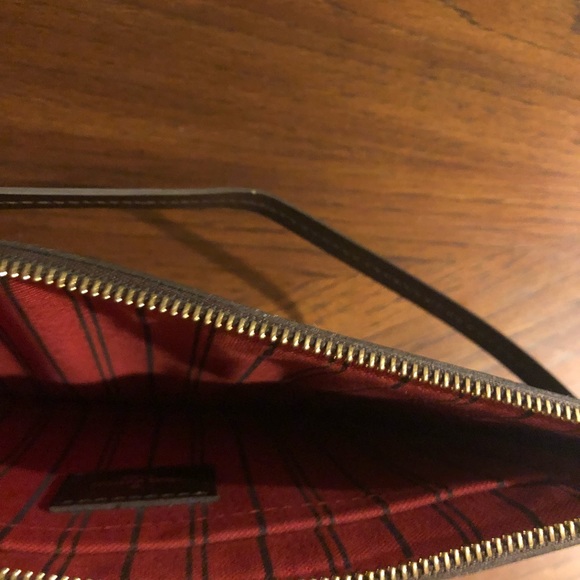 Louis Vuitton Wristlet - Picture 7 of 7